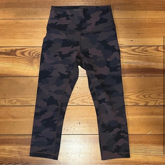 Lululemon Wunder Train Leggings - Picture 2 of 4